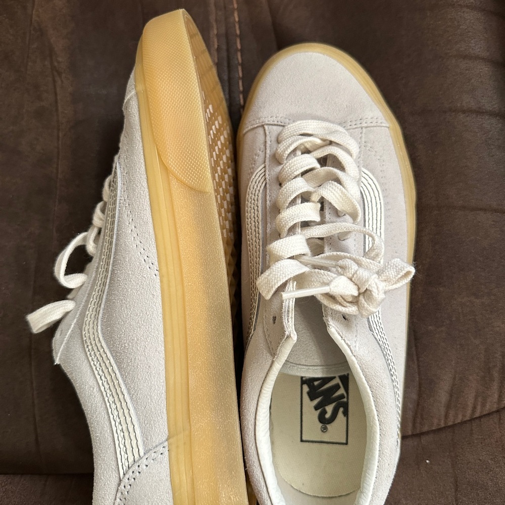 NEW women’s vans